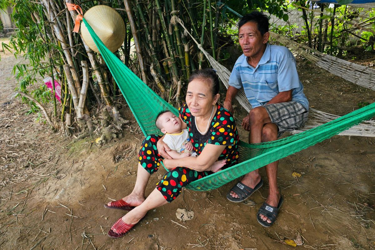 Ấm áp yêu thương trong vòng tay gia đình Ấm áp yêu thương trong vòng tay gia đình